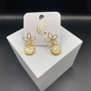 Gold Floral Drop Earrings
